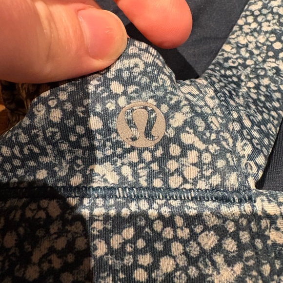 Lululemon Sports Bra Size 8 - Picture 3 of 4